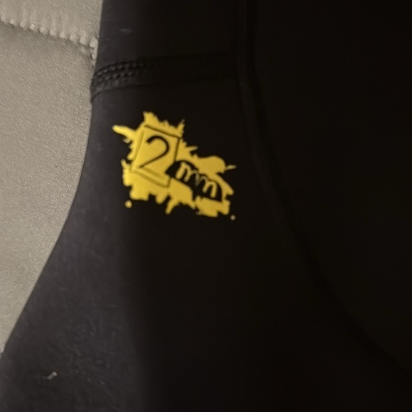 Wetsuit - Picture 3 of 4
